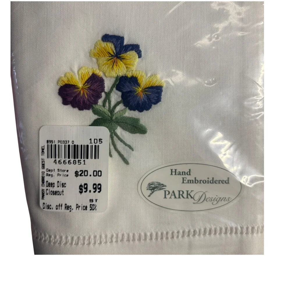 Park Designs Pansy Guest‎ Towel Hand Embroider White Hemstitch Floral 122-30 NEW